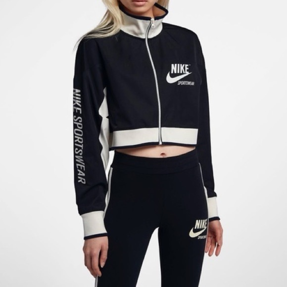 Nike Sportswear Cropped Track Jacket Size XL Activewear Sporty - Picture 1 of 15